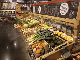 576-biocoop-saint-chamond-au-grand-bioneur-magasin-bio-legume-poireau-saison.webp